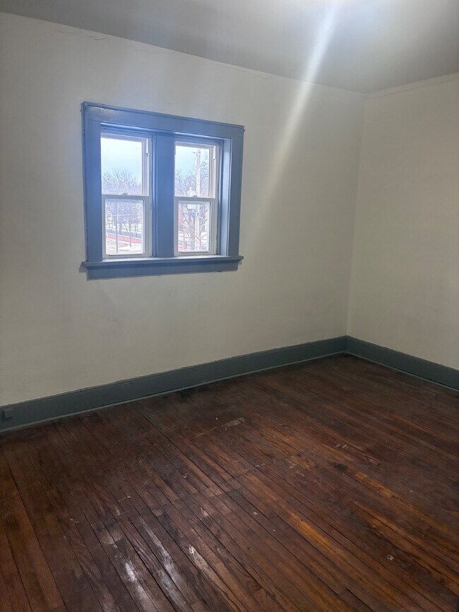 Building Photo - 4821 W Burleigh St