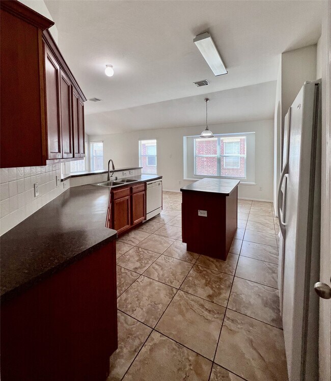 Foto del edificio - 18531 Windy Village Ln