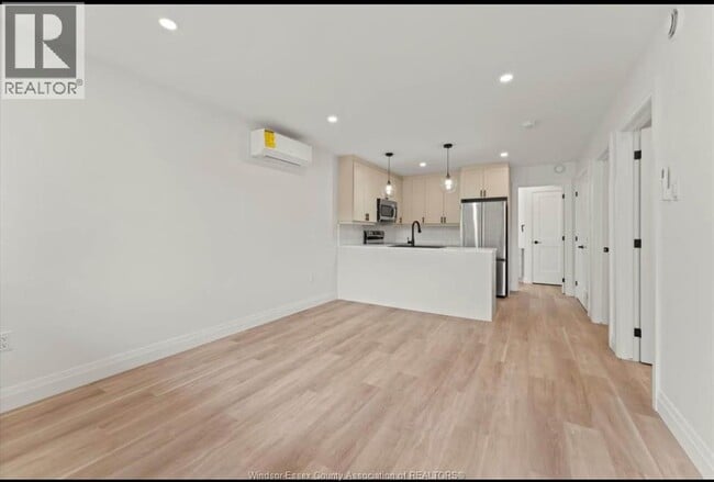 Building Photo - 1287 Aubin Rd