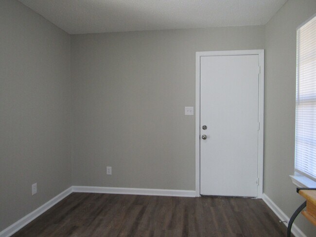 Foto del edificio - A Beautifully Renovated 3-Bedroom Home in ...