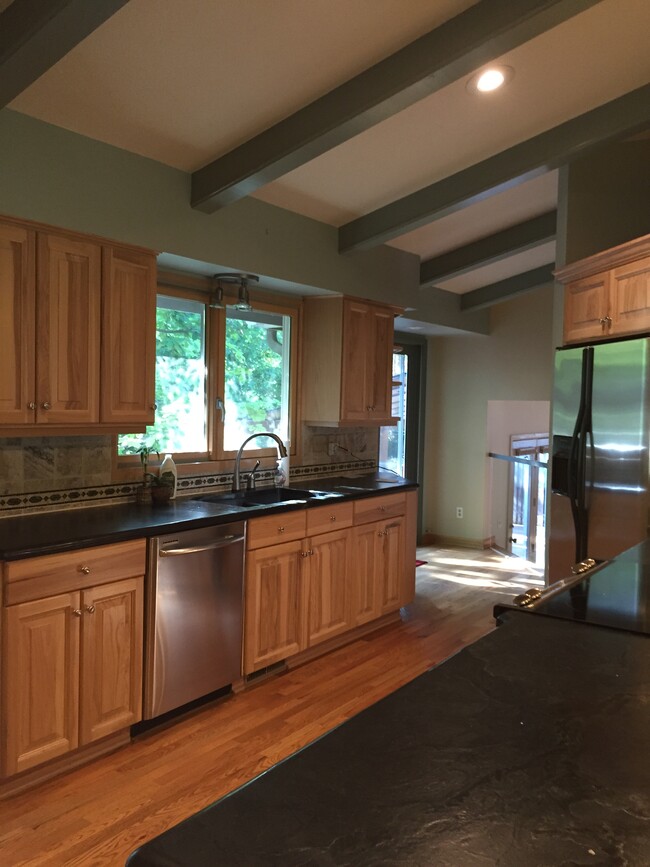 Updated Kitchen - 3242 Grovewood Drive