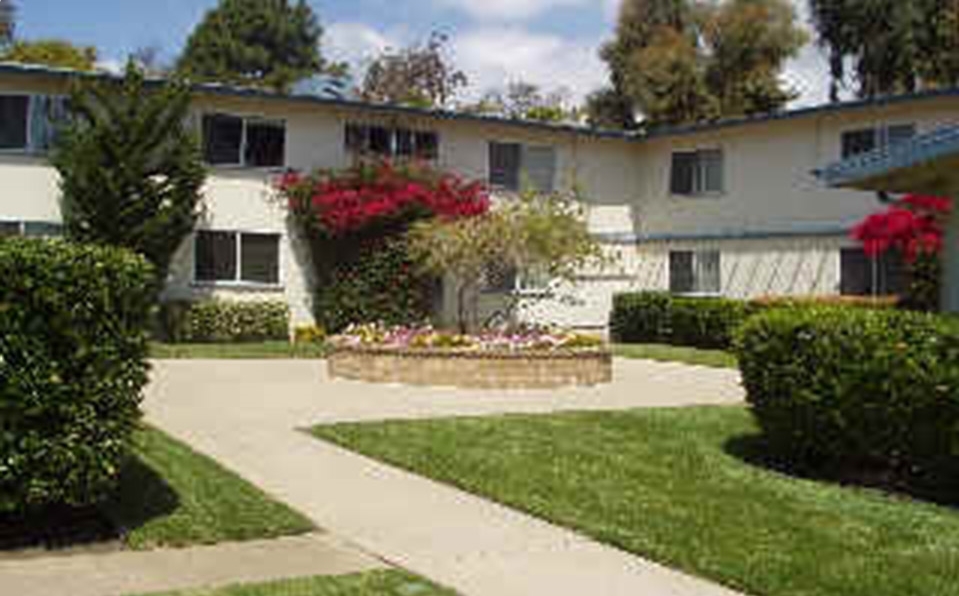 Primary Photo - College Gardens