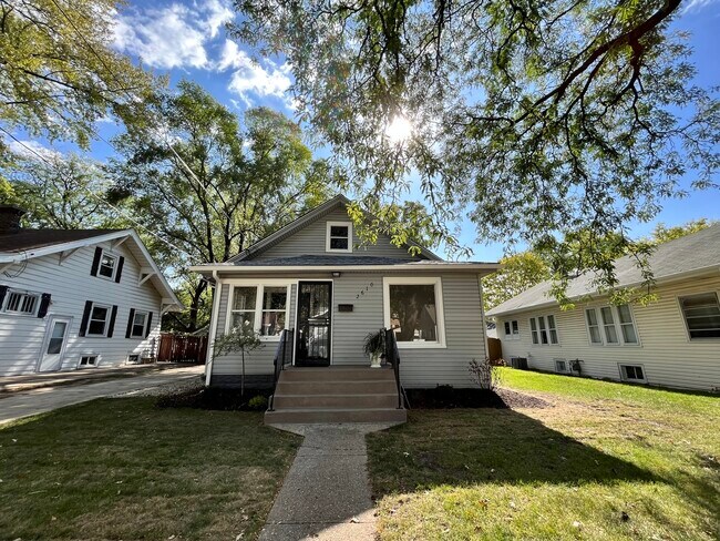 Building Photo - 2610 Knight Ave