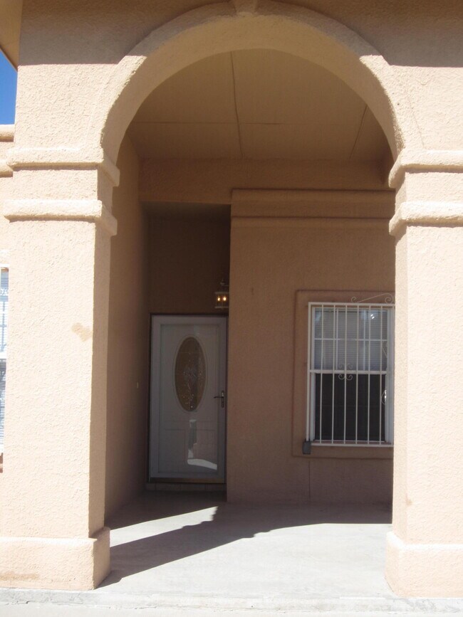 Building Photo - 4353 Loma Del Norte Dr