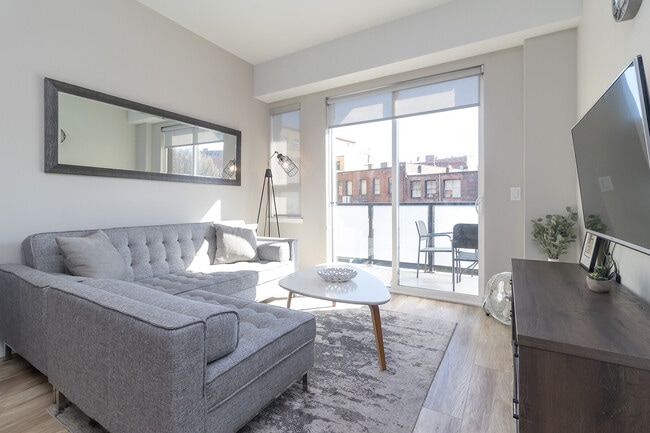 Building Photo - 595 Pandora Ave