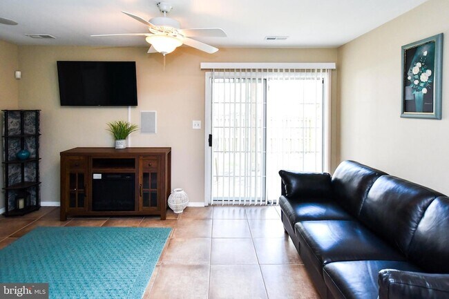 Foto del edificio - 9466 Sea Breeze Ct