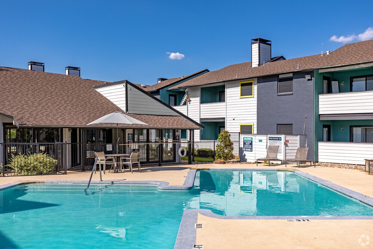 Primary Photo - Blakely Apartments