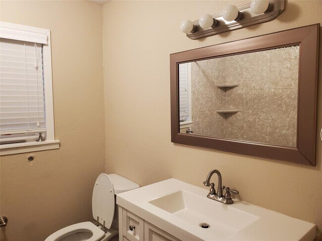 Foto del edificio - 5618 Yacht Club Dr
