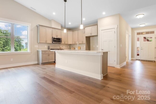 Building Photo - 21 Craftsman Overlook Rdg