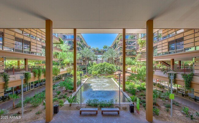Foto del edificio - 7167 E Rancho Vista Dr