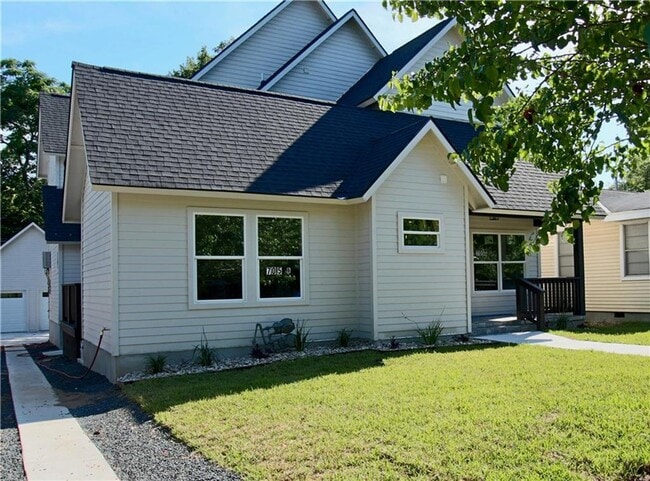 Photo - 705 Harris Full - Modern Duplex 8 Bed / 7.5 Bath Available August 2027 Townhome