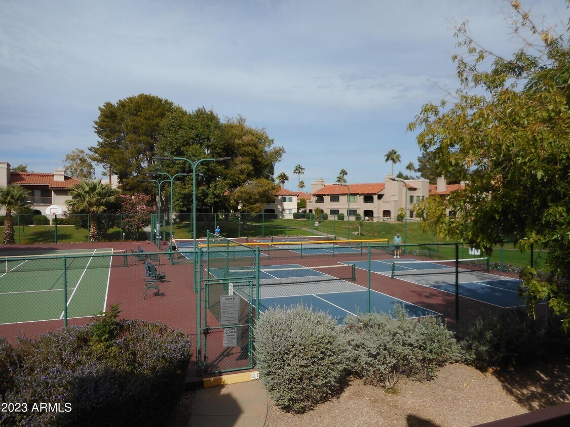 Primary Photo - 9270 E Mission Ln