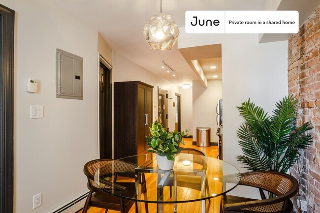 Foto del edificio - Room in Shared 3 bed/1 bath home in Hell's Kitchen