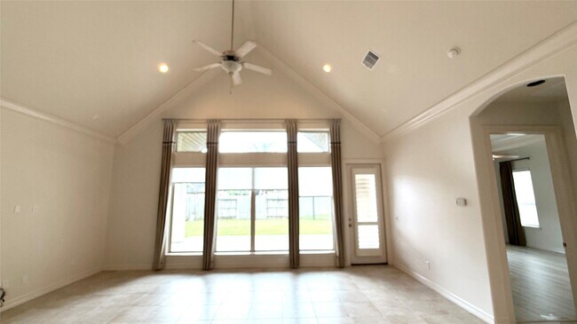 Foto del edificio - 4802 Fairford Dr