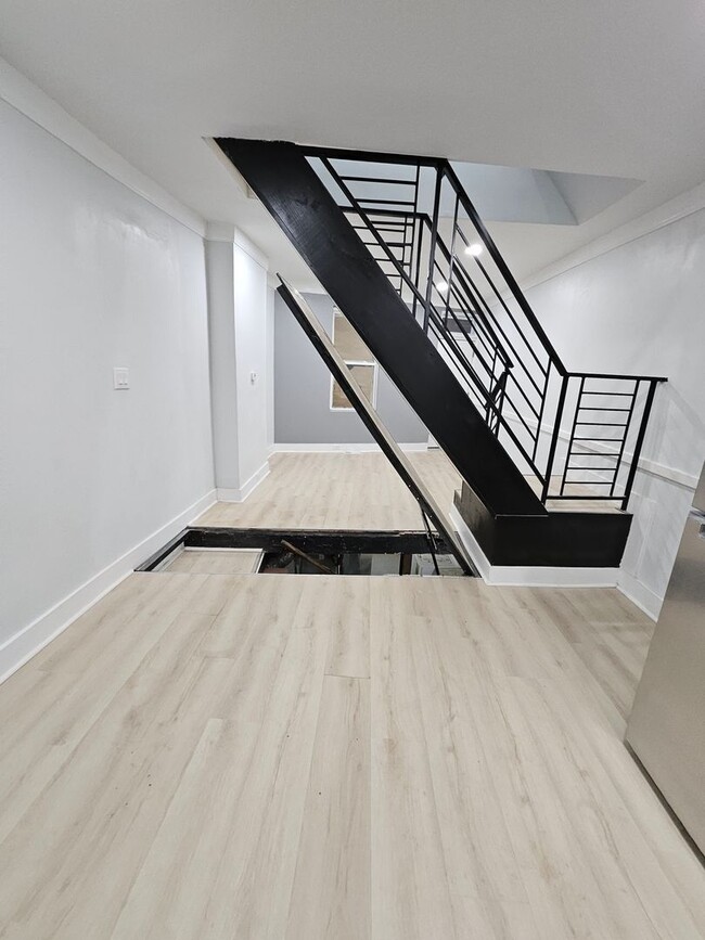 Foto del edificio - Beautifully Remodeled Townhouse