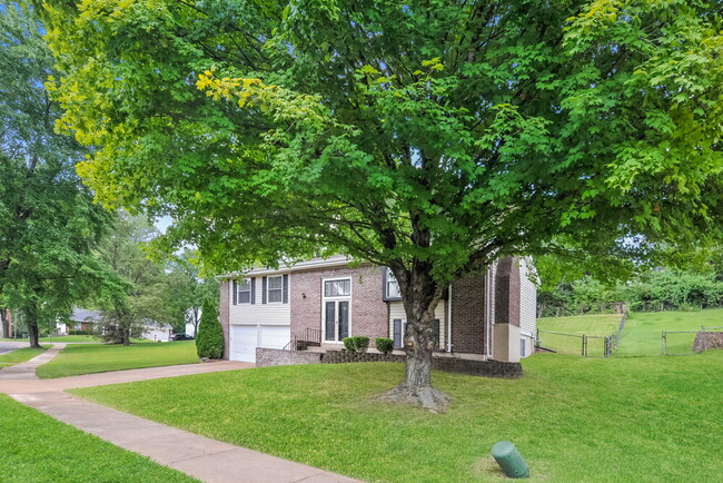 Building Photo - 6911 Candlewick Way