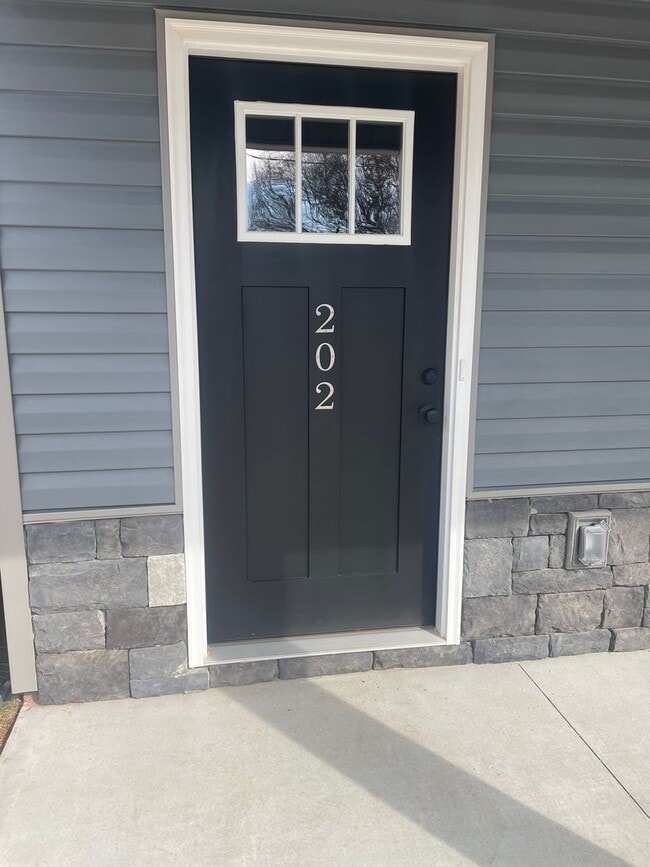 Building Photo - 2 Bedroom 2.5 bath Townhome in  Greenville...