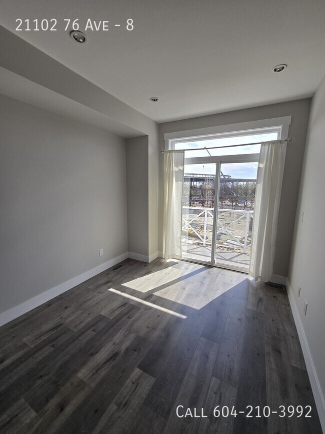 Photo du bâtiment - Langley Townhome Near Willoughby