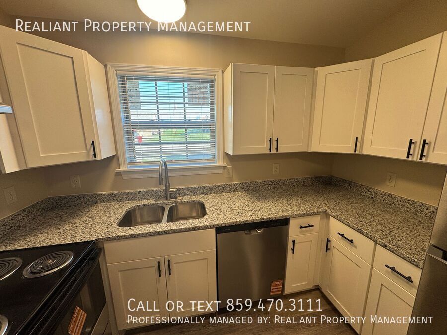 Foto principal - 304 Parker Pl