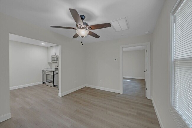 Foto del edificio - Newly renovated and modernized 1BR, 1BA du...