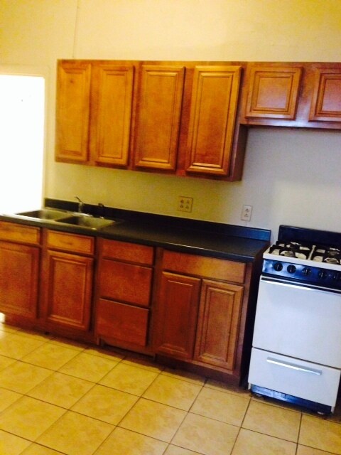 Foto del edificio - 1261 Central Ave