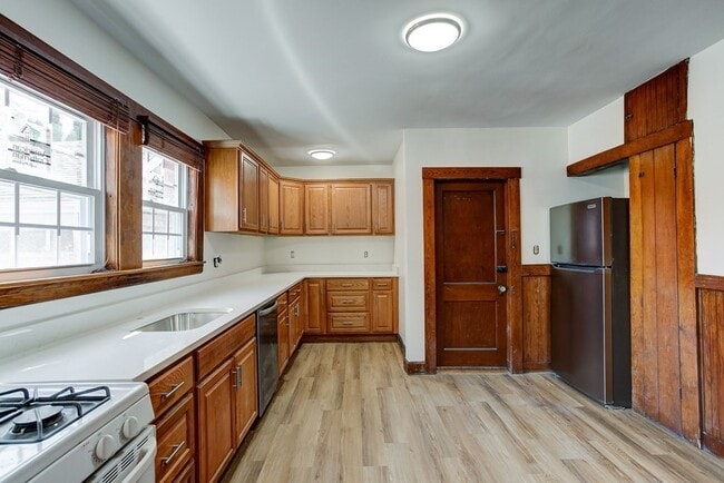 Building Photo - 152 Theodore Parker Rd
