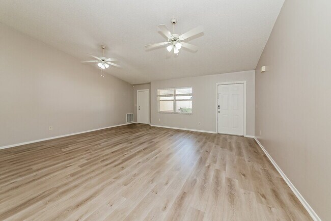 Foto del edificio - 5102 25th Ave Dr E