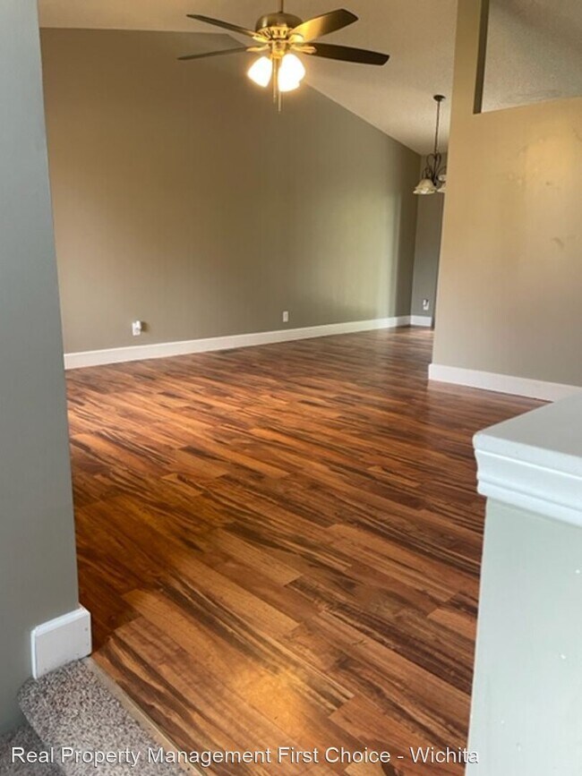 Building Photo - 4 br, 3 bath House - 10802 W. Stafford St.