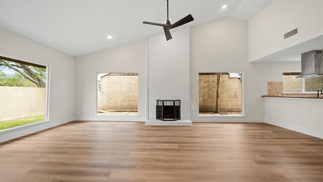 Building Photo - 16603 Neumann Dr