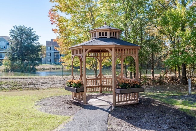 Building Photo - Kings Crest Senior Apartments
