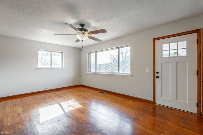 Building Photo - 3 br, 2 bath House - 22 Travis Road