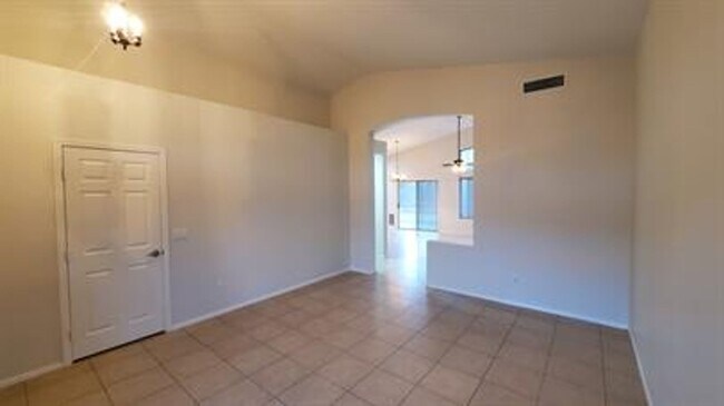 Foto del edificio - Beautiful Single-Level Family Home with Ga...