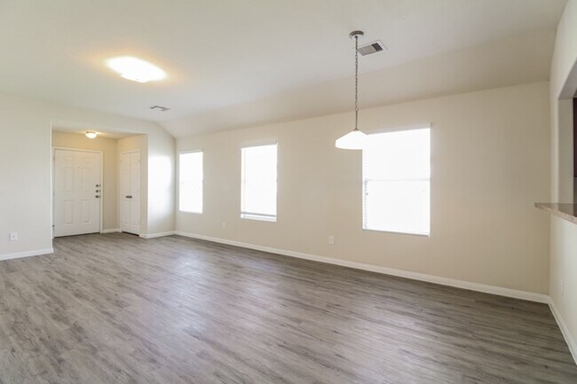 Building Photo - 6301 Hogue St