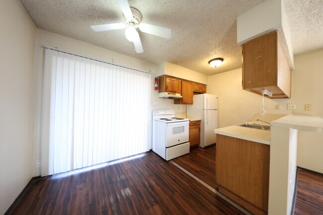 Foto del edificio - 1622 Kelly Dr