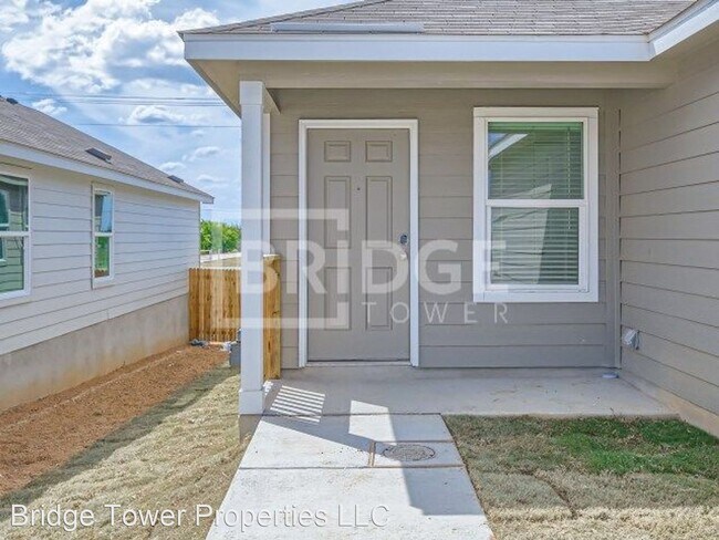 Building Photo - 3 br, 2 bath House - 1335 White Willow