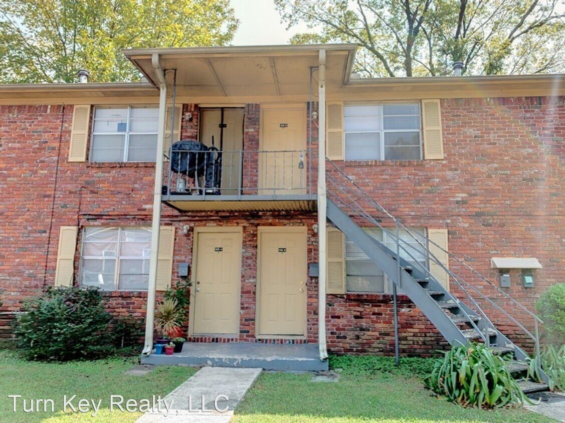 Primary Photo - 2 br, 1 bath House - 1133-D Elm Avenue