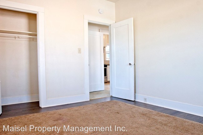 Building Photo - 5742-5748 Kingsley Cir