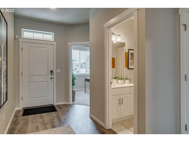 Foto del edificio - 4769-KE4769 Breitenbush Ave NE