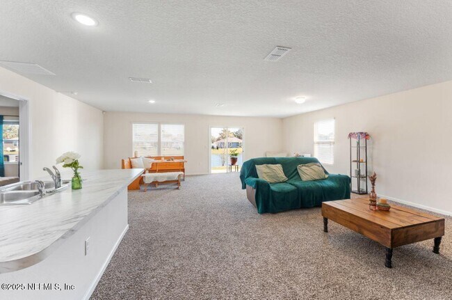 Foto del edificio - 2424 Falling Star Ln