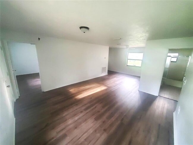 Foto del edificio - 5851 NW 55th Ct