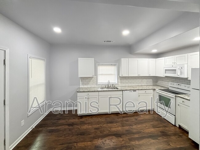 Building Photo - 1519 Olympian Way SW