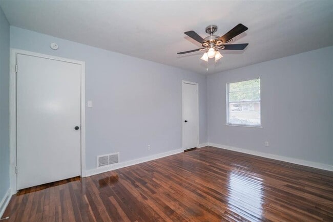 BR 2 - 812 Glencrest Ln