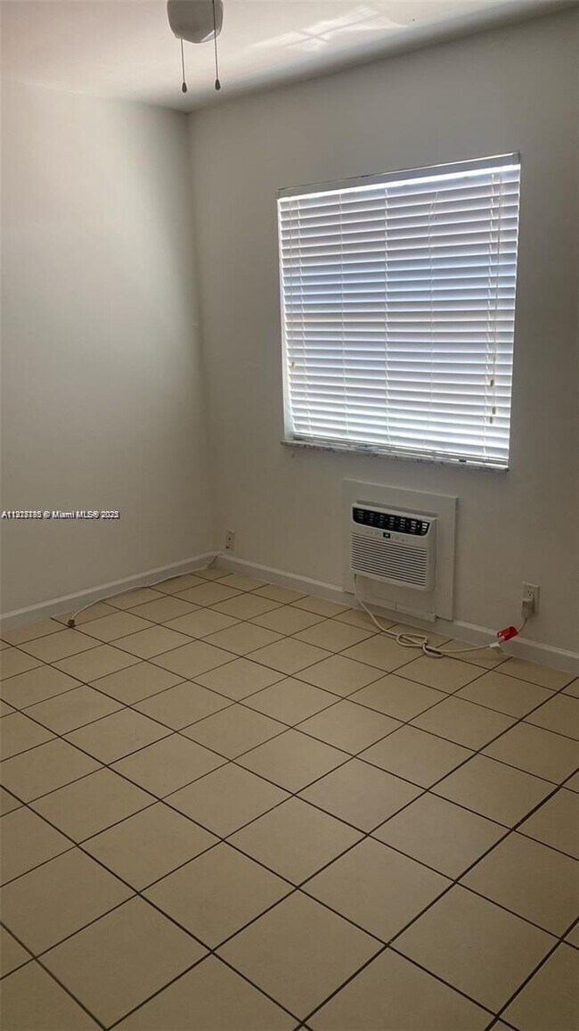 Foto del edificio - 200 NE 45th St