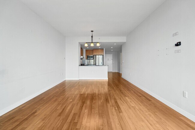 Building Photo - 25 Hudson St