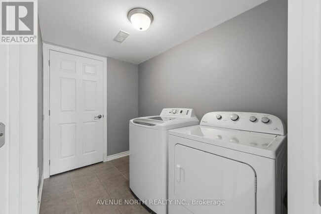 Building Photo - 403 Gerardia Ln