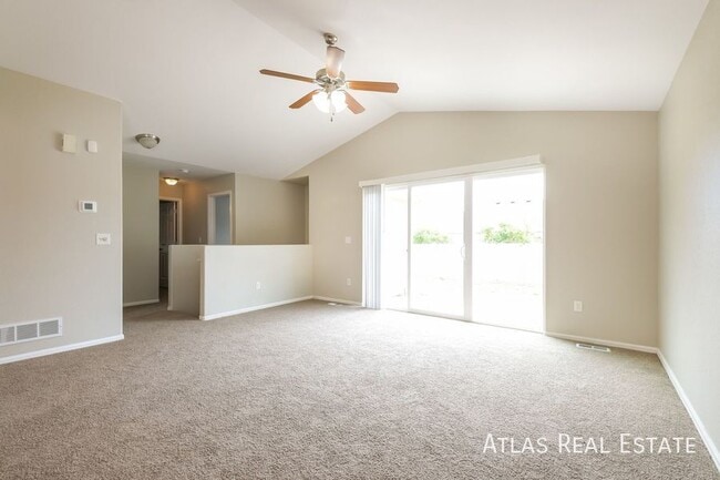 Building Photo - 5714 Sauvignon St