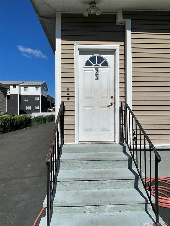 25 Camp St Unit 2L, Norwalk, CT 06851 Room for Rent in Norwalk, CT