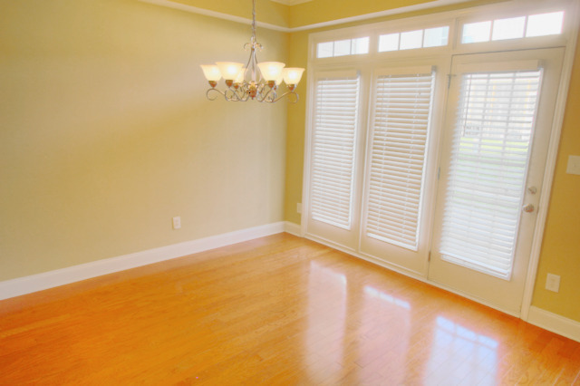 Building Photo - Beautiful and spacious 3 bedroom townhome ...