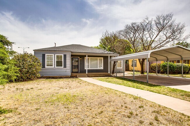 Building Photo - Pre-Leasing Summer 2024!