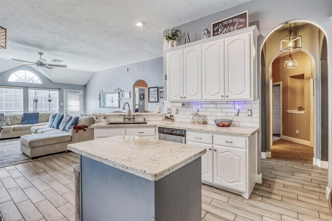 Foto del edificio - 506 Taskwood Dr